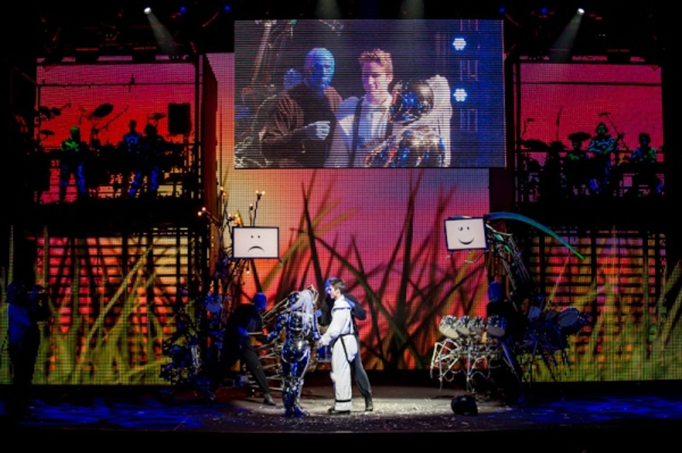 Photo Flash: Blue Man Group Hosts Boise State University and University of Washington's Football Teams at MAACO Bowl Las Vegas' Official Show Night  Image