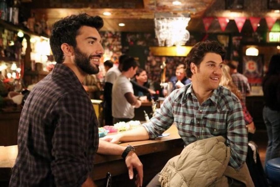 Photo Flash: HAPPY ENDINGS' Winter Return, Premieres 1/6 Image