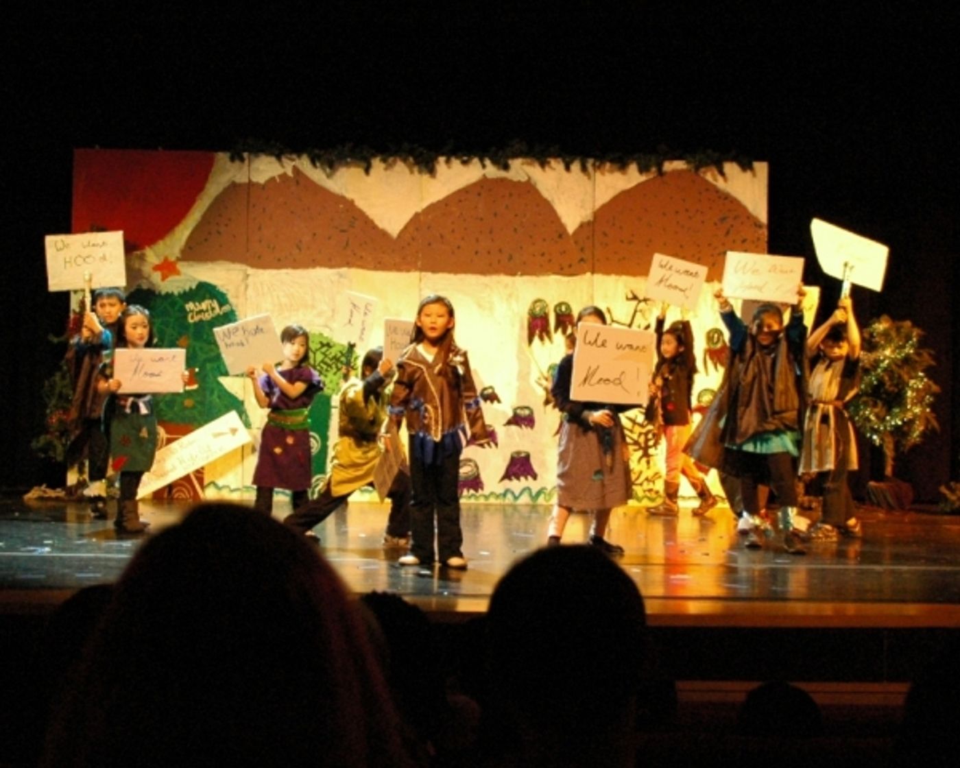 Photo Flash: Beijing Playhouse Academy of Performing Arts' HOLLY JOLLY ROBIN HOOD  Image