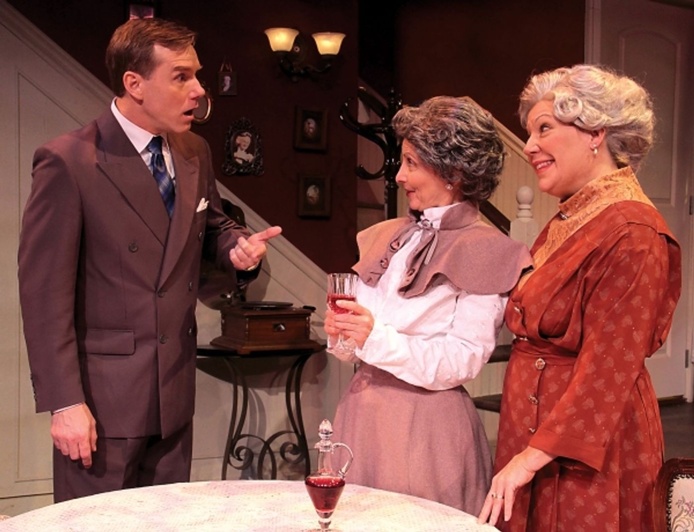Photo Flash: First Look at ARSENIC & OLD LACE at Beef & Boards Dinner Theatre  Image