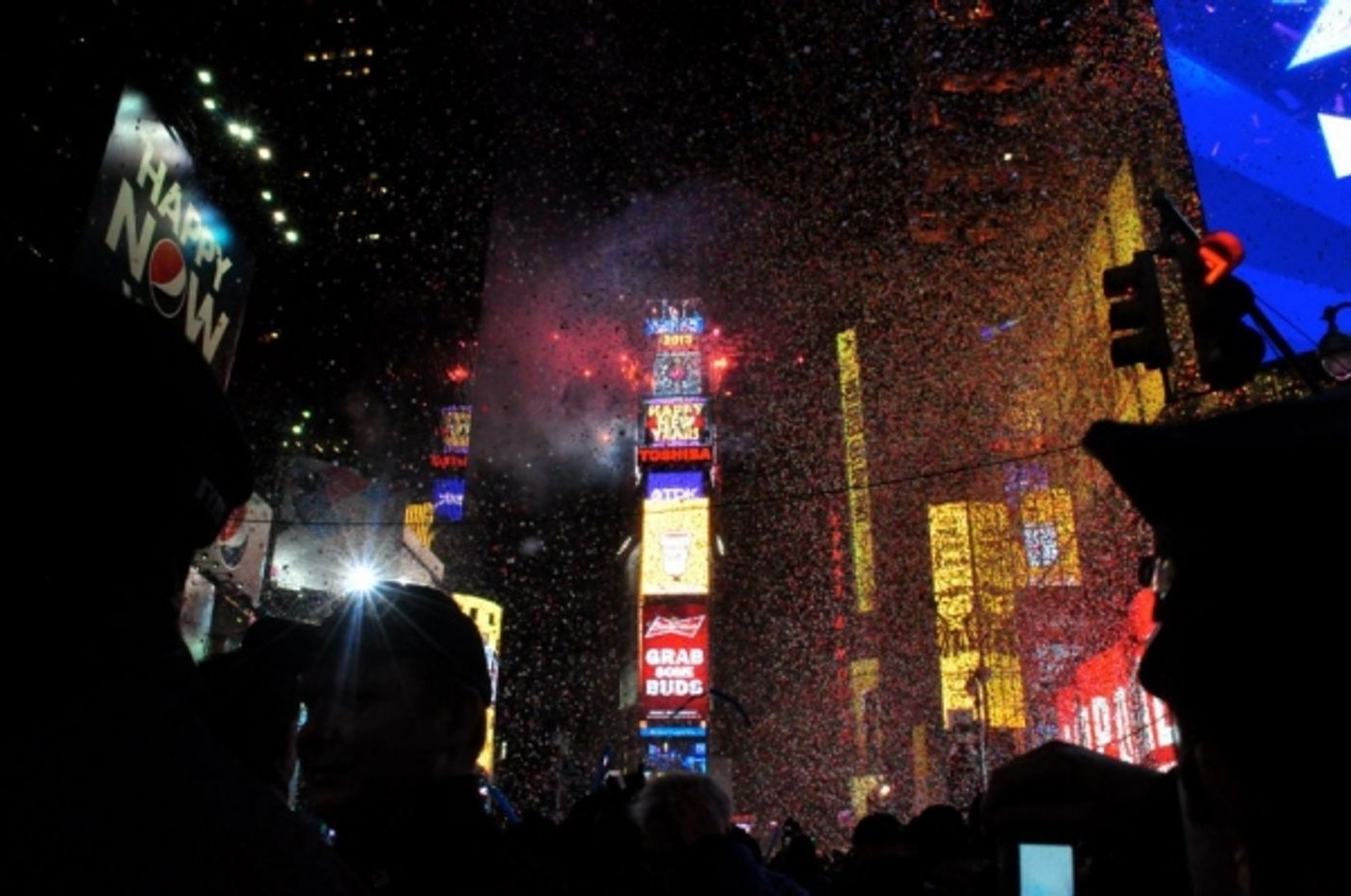 Photo Coverage: MDQ, Psy, Jepsen at 2013 New Year's Eve in Times Square Image