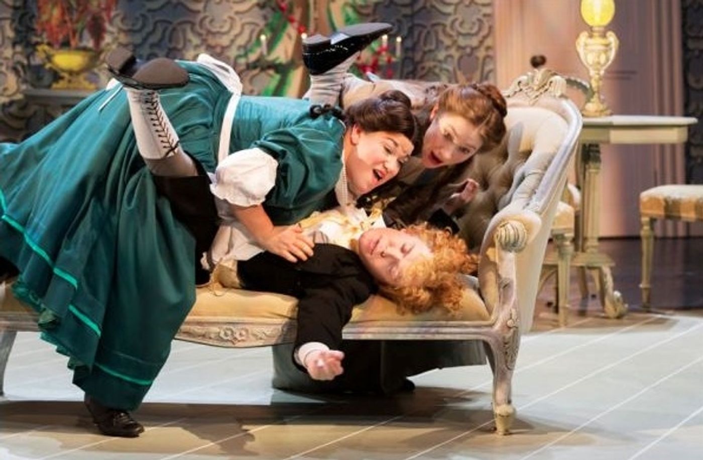 Photo Flash: First Look at John Lithgow in West End's THE MAGISTRATE  Image