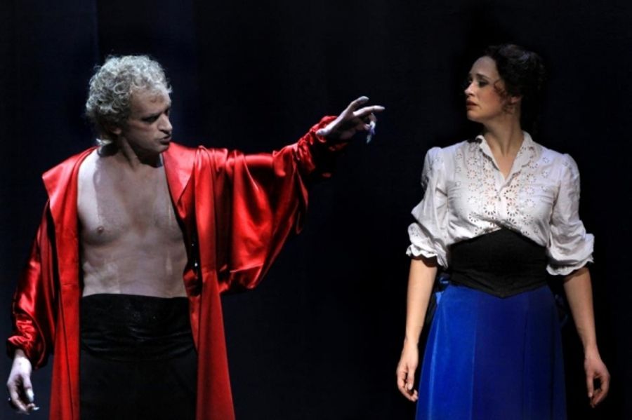 Photo Flash: First Look at DRACULA Image
