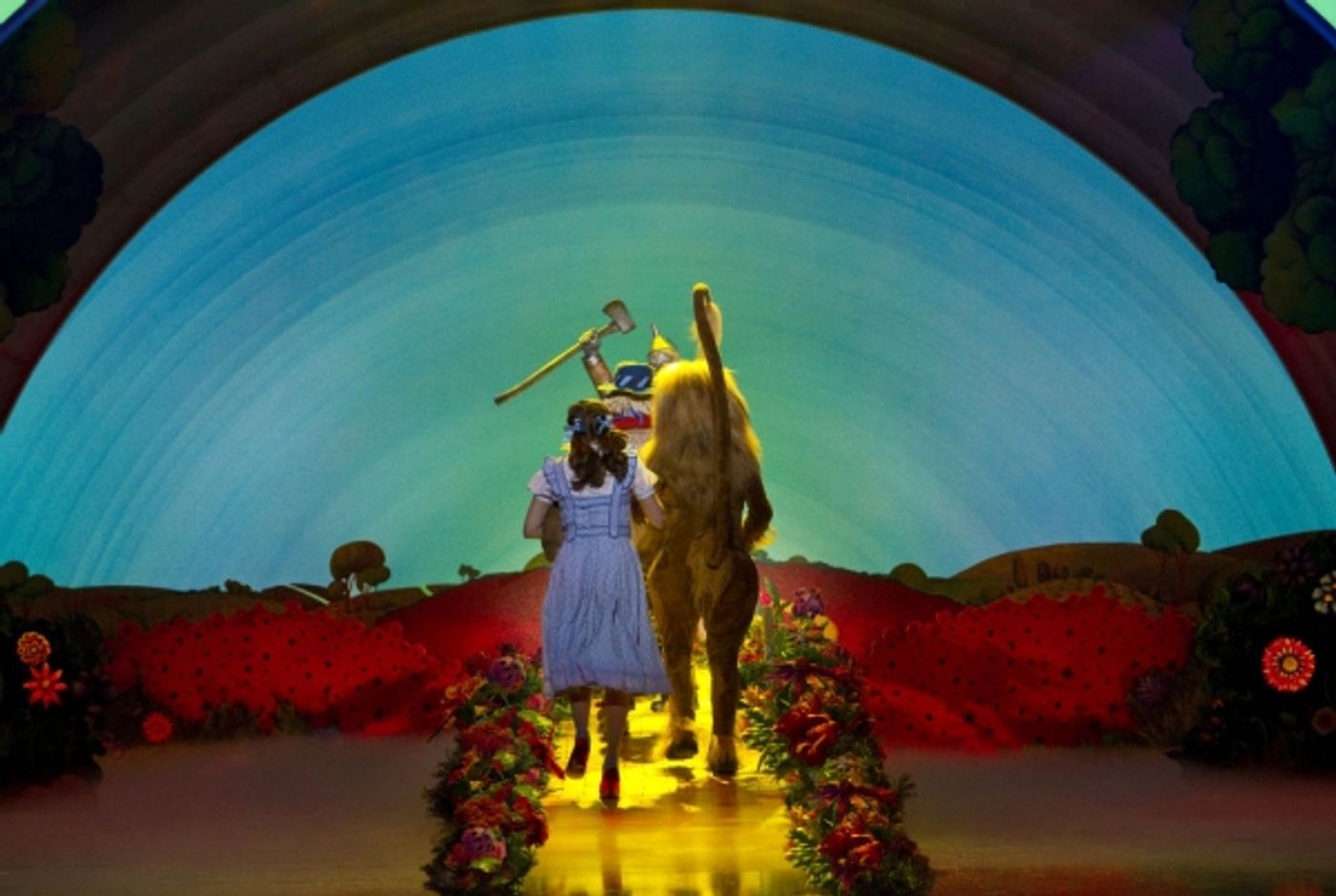 Photo Flash: First Look at Danielle Wade, Lee MacDougall and More in Toronto's North American Premiere of THE WIZARD OF OZ  Image