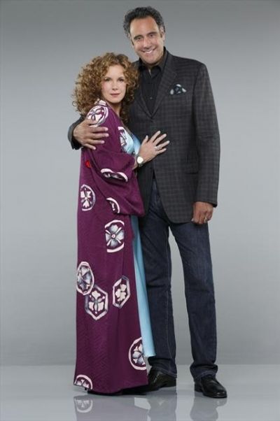 Elizabeth Perkins, Brad Garrett  Photo