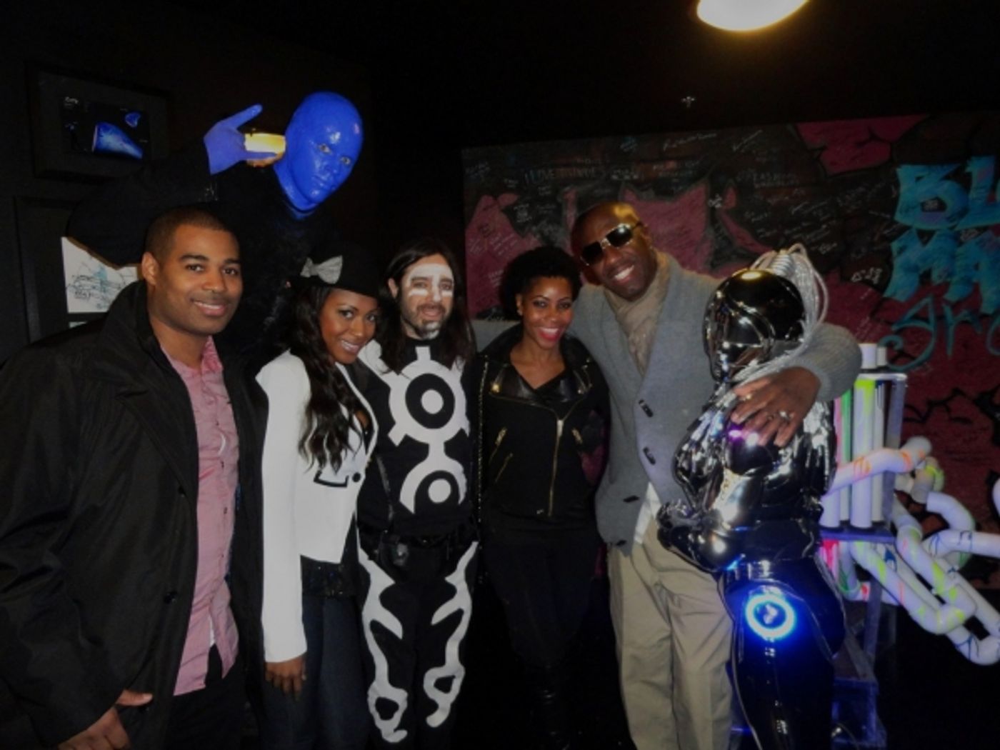 Photo Flash: Corey Taylor, Kurt Warner and J.B. Smoove Attend BLUE MAN GROUP in Las Vegas Photo Flash: Corey Taylor, Kurt Warner and J.B. Smoove Attend BLUE MAN GROUP in Las Vegas Image