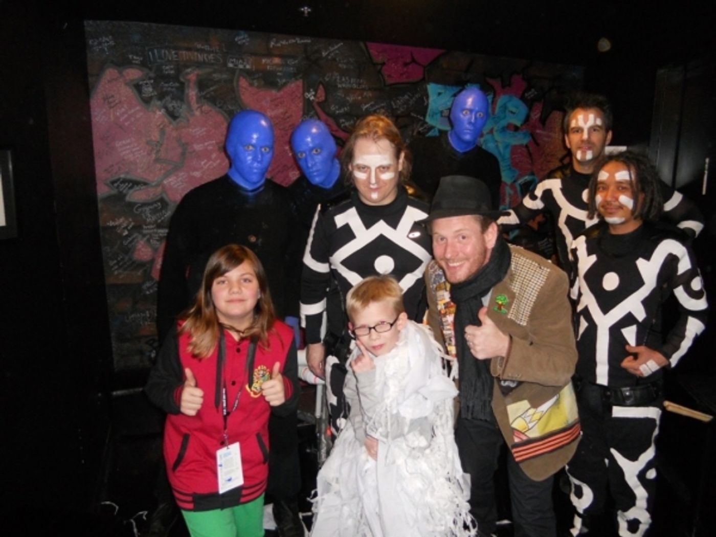 Photo Flash: Corey Taylor, Kurt Warner and J.B. Smoove Attend BLUE MAN GROUP in Las Vegas Photo Flash: Corey Taylor, Kurt Warner and J.B. Smoove Attend BLUE MAN GROUP in Las Vegas Image