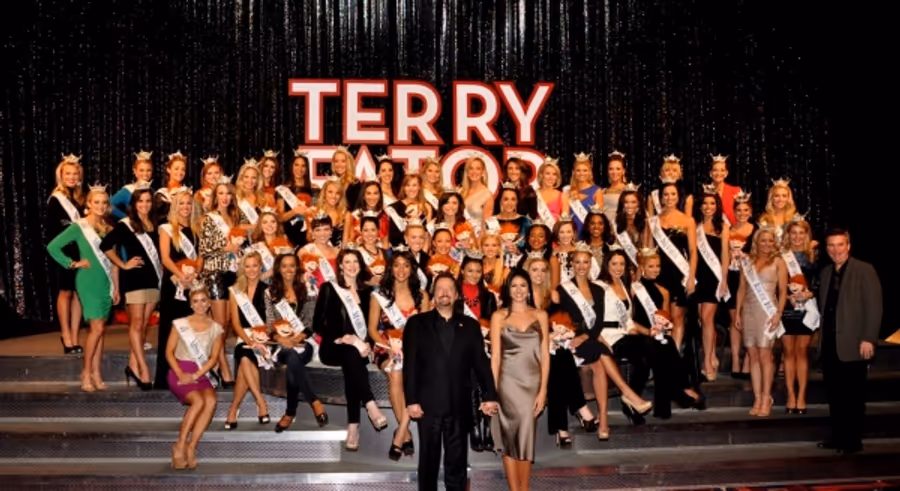 Photo Flash: Terry Fator Welcomes Miss America Pageant Contestants Image