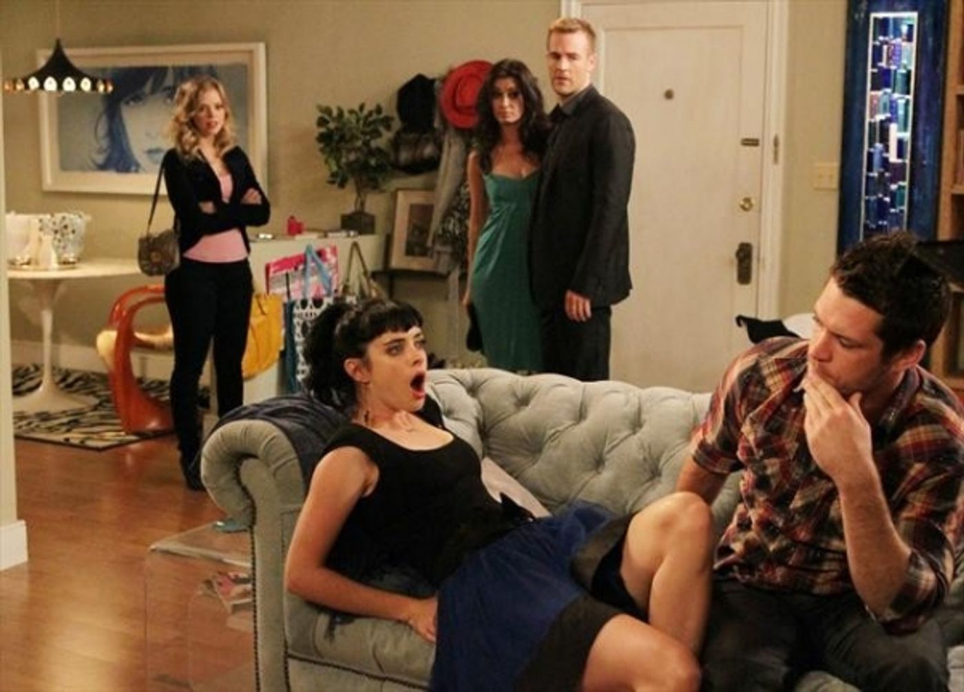 Photo Flash: Tomorrow's DON'T TRUST THE B---- IN APARTMENT 23 Episode  Image