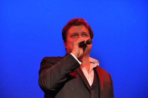 Photos: Inside the BROADWAY SPECTACULAR with Neil Berg and Rob Evan — photo 22 of 46