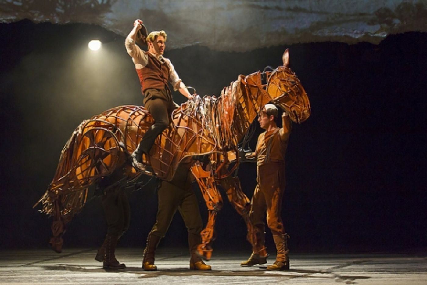 Photo Flash: First Look at Andrew Veenstra, Angela Reed and More in US National Tour of WAR HORSE  Image