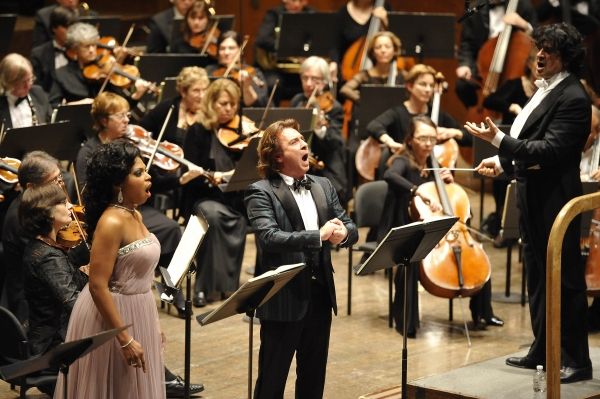 Kristin Lewis, Roberto Alagna, Alberto Veronesi and the Opera Orchestra of New York Photo