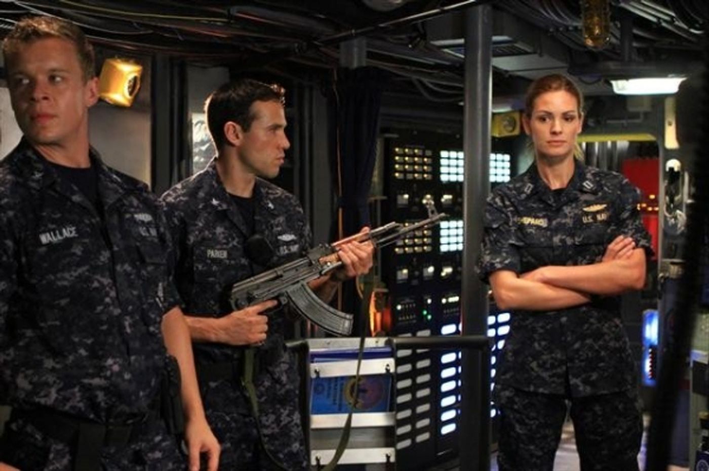 Photo Flash: First Look at LAST RESORT Series Finale; Airs 1/17  Image