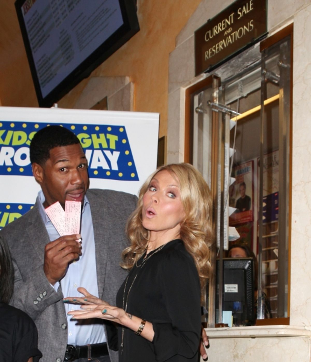 Michael Strahan & Kelly Ripa
 at 