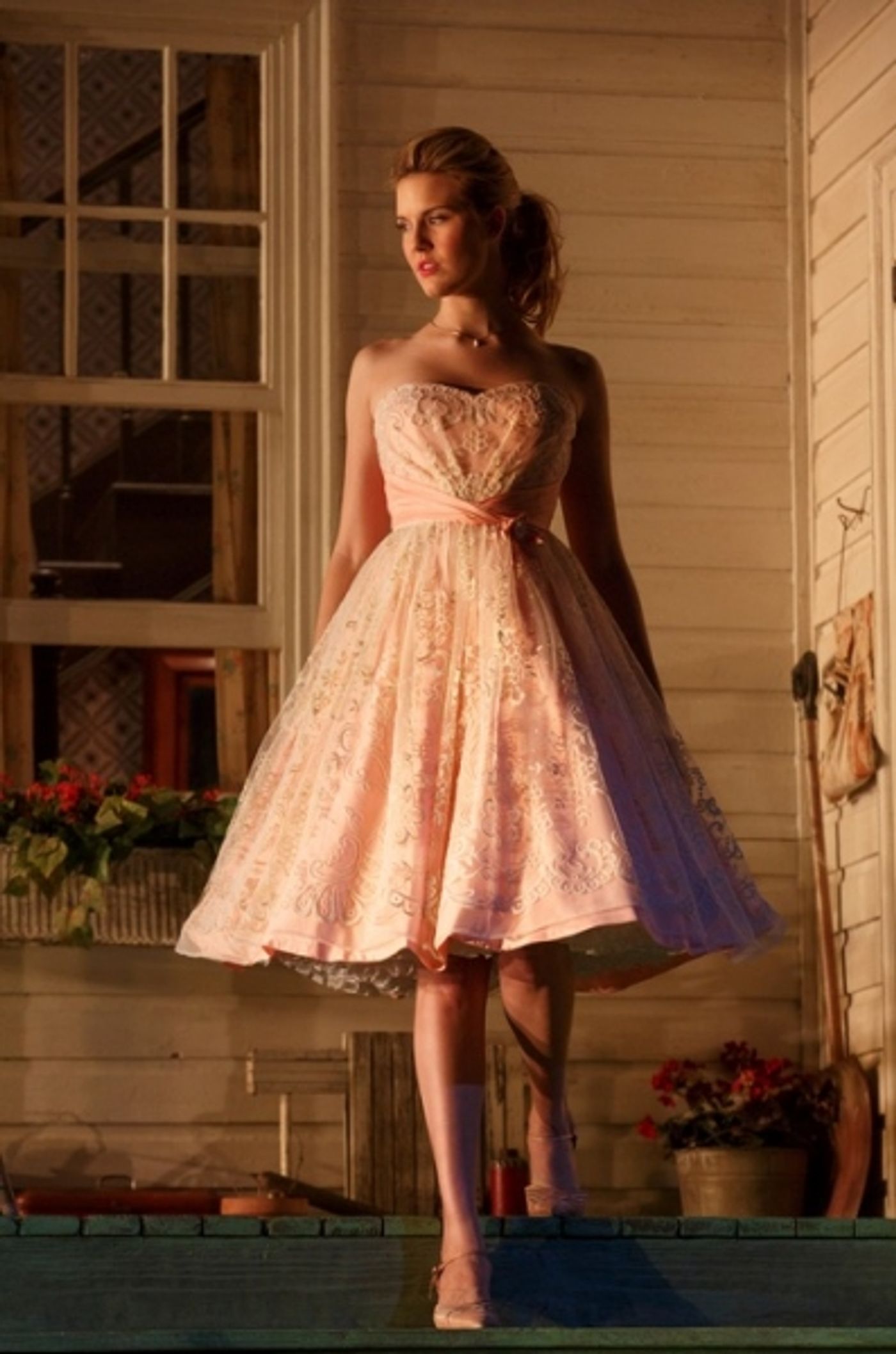 Photo Flash: New Shots of Sebastian Stan and Maggie Grace in Roundabout's PICNIC!  Image