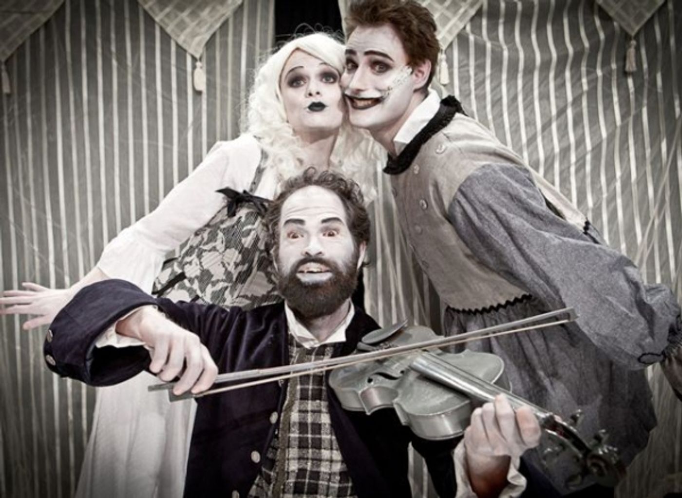 Photo Flash: First Look at Stolen Chair Theatre's THE MAN WHO LAUGHS at Urban Stages  Image