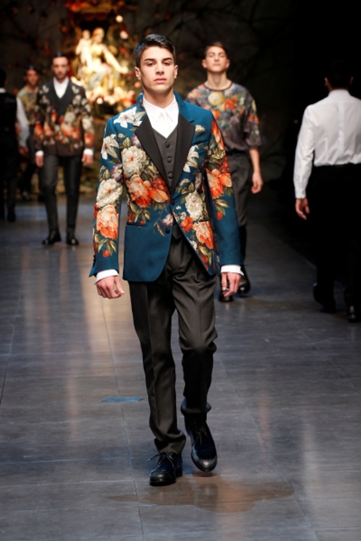 Photo Flash: Dolce&Gabbana Dedicates Men Fall/Winter 2013-14 Collection to 'Devotion'  Image