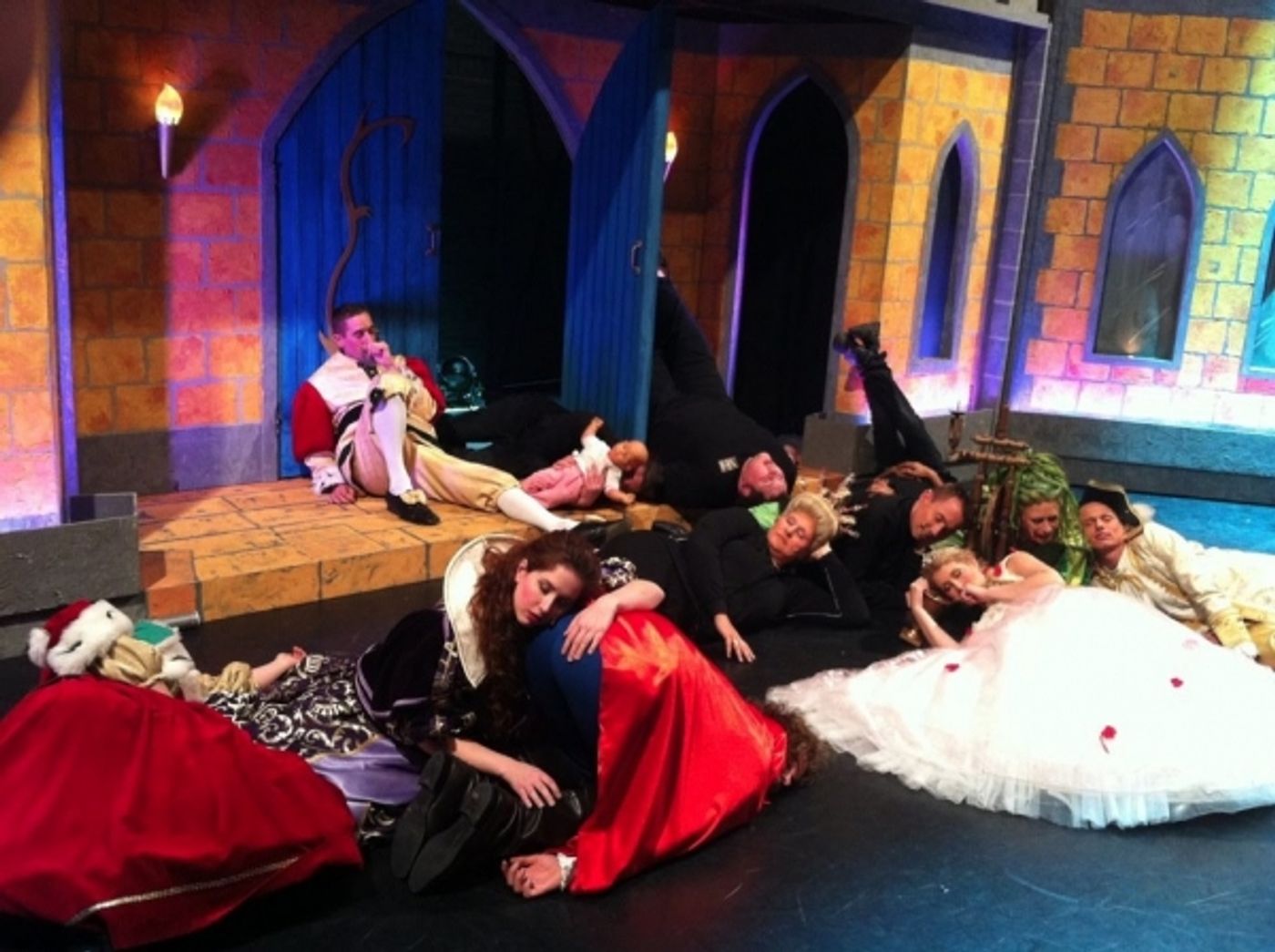 Photo Flash: Saturday Intermission Pics, Jan 12, Part 2 - Triumphant Cast of GOLDEN BOY, WICKED in Hawaii and More! Image