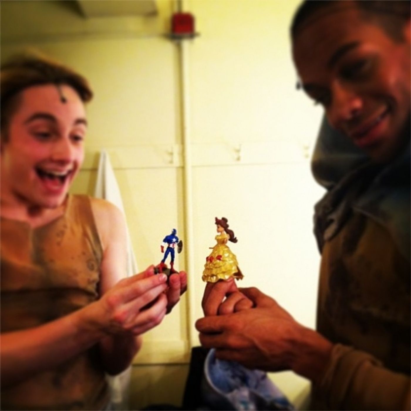Photo Flash: Saturday Intermission Pics, Jan 12, Part 2 - Triumphant Cast of GOLDEN BOY, WICKED in Hawaii and More! Image