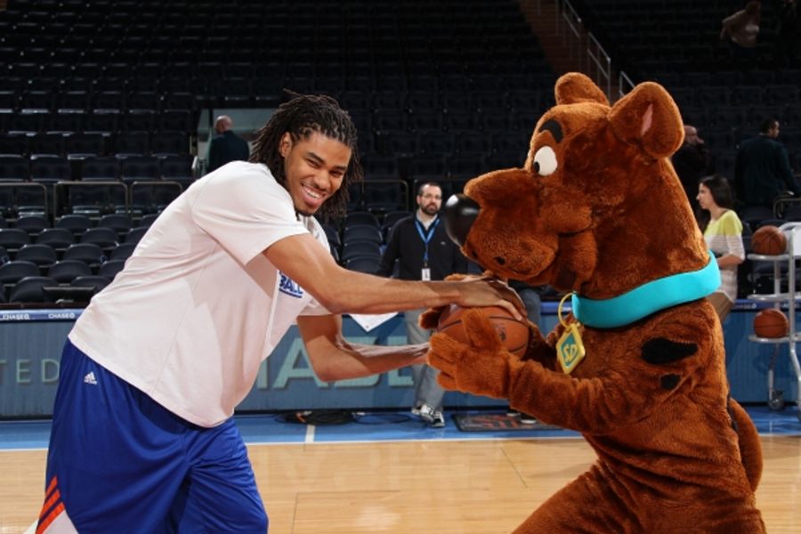 Photo Flash: SCOOBY DOO Visits New York Knicks  Image
