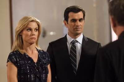 JULIE BOWEN, TY BURRELL Photo