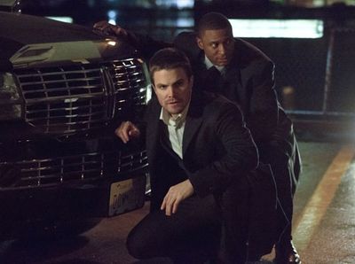 Stephen Amell, David Ramsey  Photo
