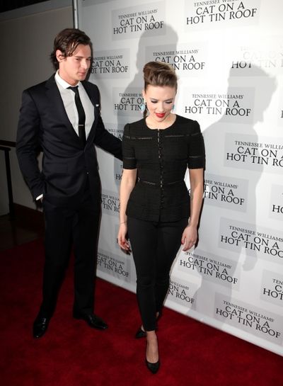 Benjamin Walker & Scarlett Johansson
 Photo