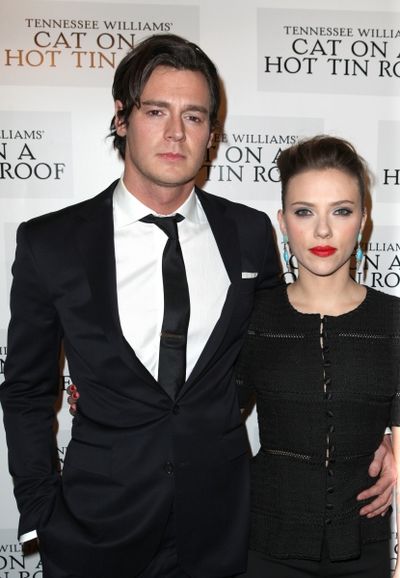 Benjamin Walker & Scarlett Johansson
 Photo