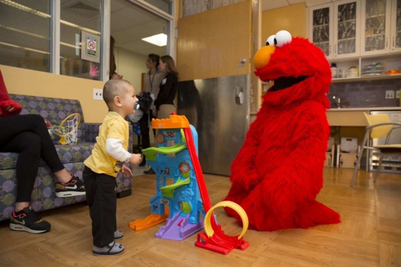 Photo Flash: Elmo and Garden of Dreams Foundation Celebrate NYU Tisch Pediatric Ward Reopening Photo Flash: Elmo and Garden of Dreams Foundation Celebrate NYU Tisch Pediatric Ward Reopening Image