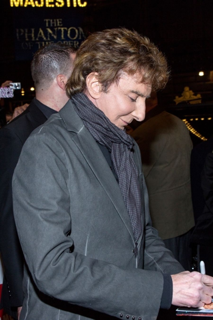 Photo Coverage: Barry Manilow Greets Fans at MANILOW ON BROADWAY Opening Night Image