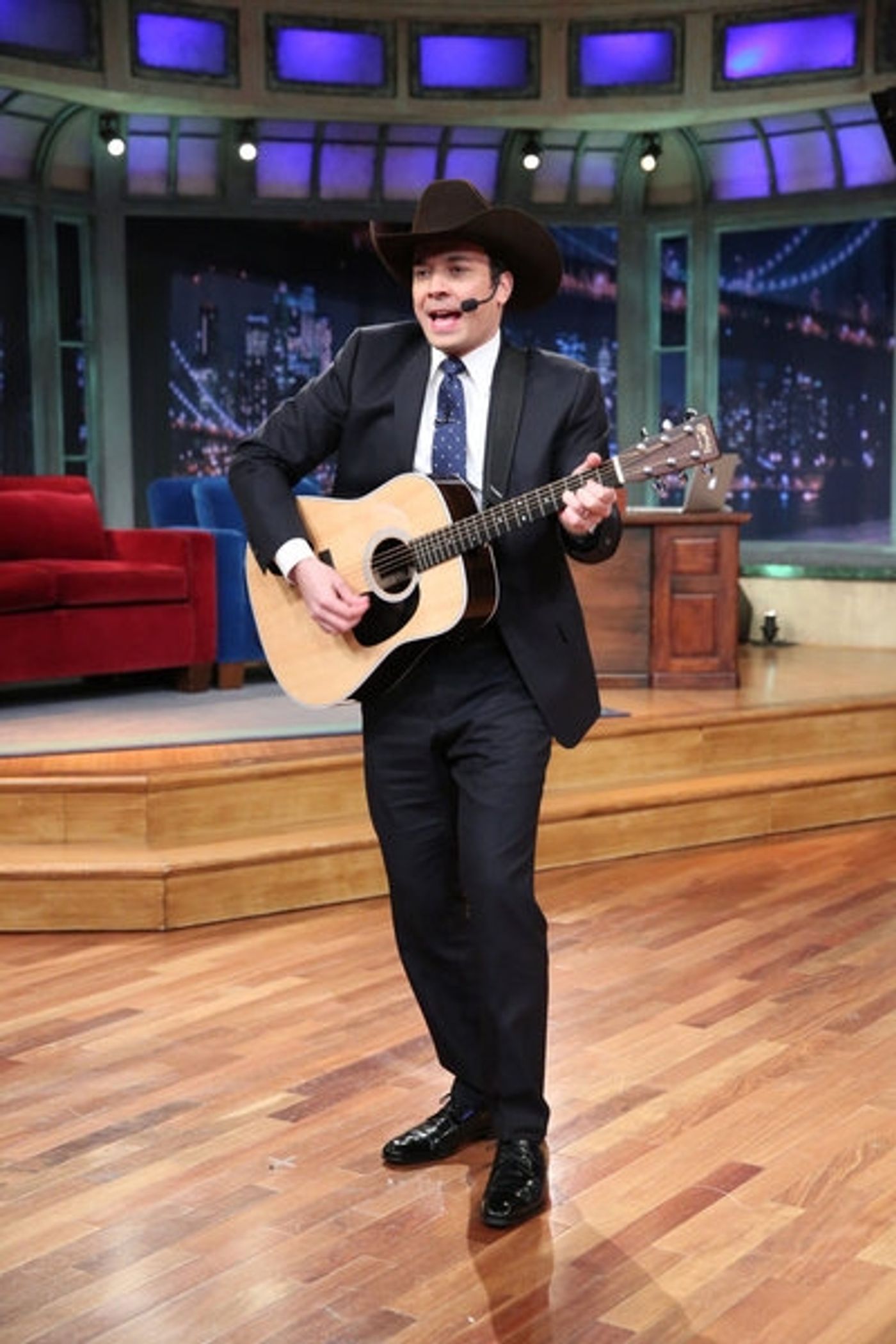 Photo Flash: Chastain, Gad, & More on Last Night's LATE NIGHT  Image