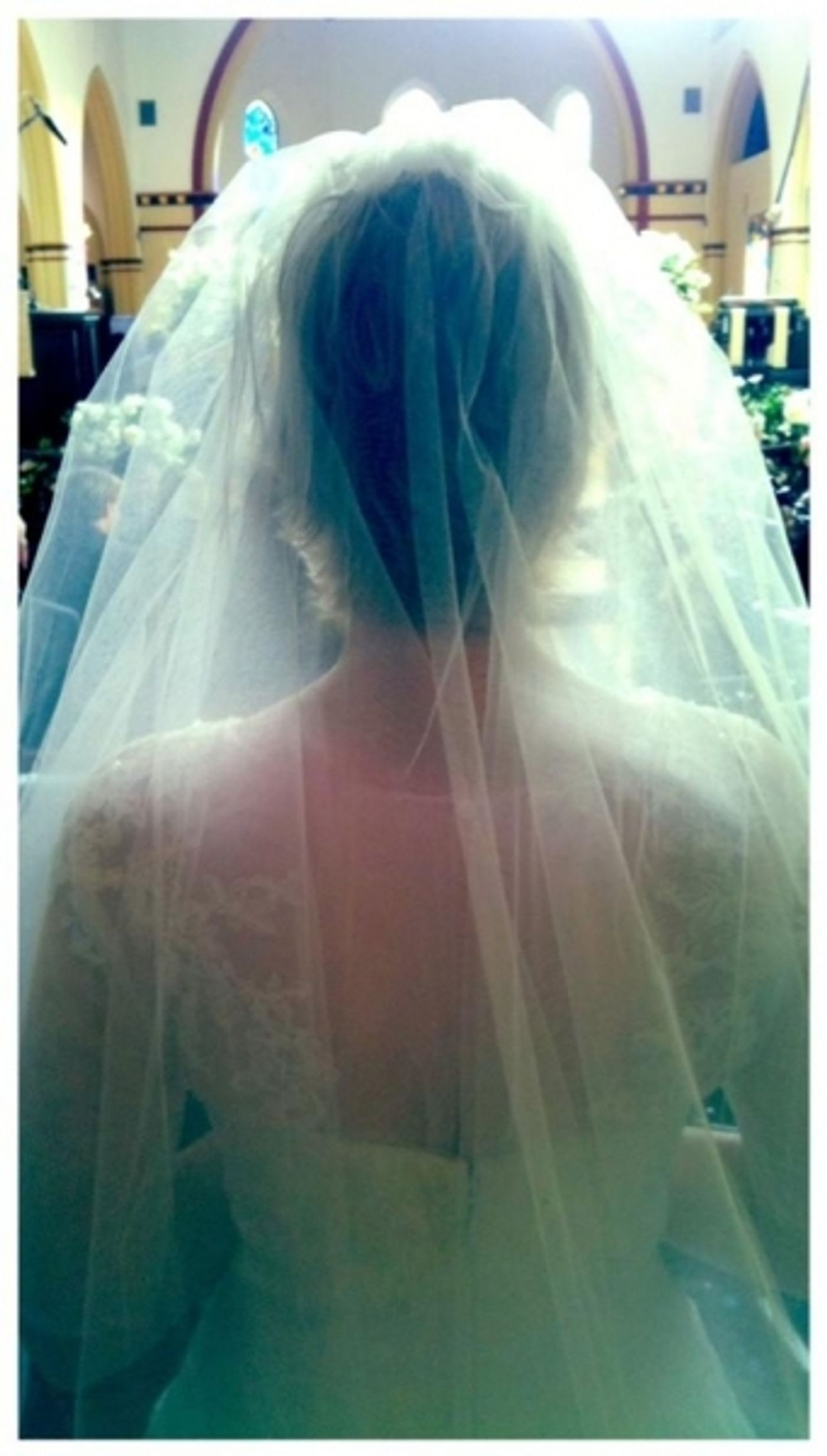 Photo Flash: Ryan Murphy Tweets GLEE Spoilers - What Happens to Kurt and Blaine, A Mystery Bride and More!  Image