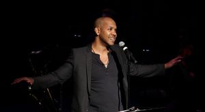 Darius de Haas Photo