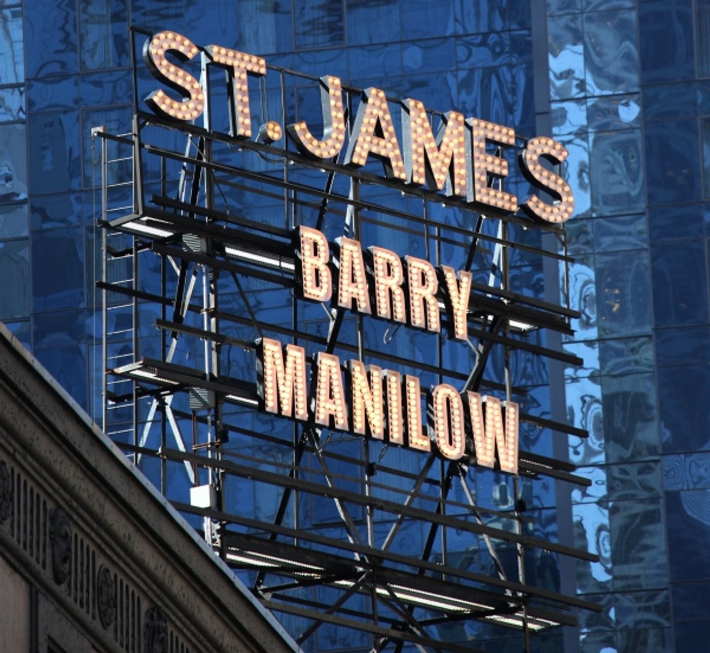 Photo Coverage: Barry Manilow Meets the Press! Photo Coverage: Barry Manilow Meets the Press! Image