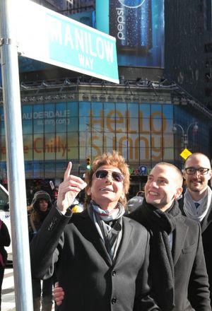 Jordan Roth with Barry Manilow @ BroadwayWorld Jordan Roth with Barry Manilow Photo