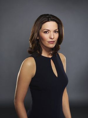 Alana De La Garza Photo