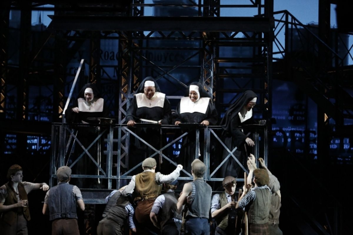 Sherri Shepherd and the Cast of NEWSIES at THE VIEW's Sherri Shepherd Makes Appearance in NEWSIES