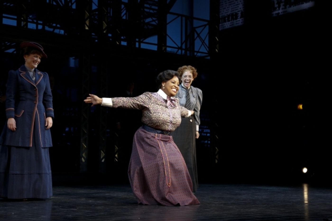 Photo Flash: THE VIEW's Sherri Shepherd Makes Appearance in NEWSIES  Image