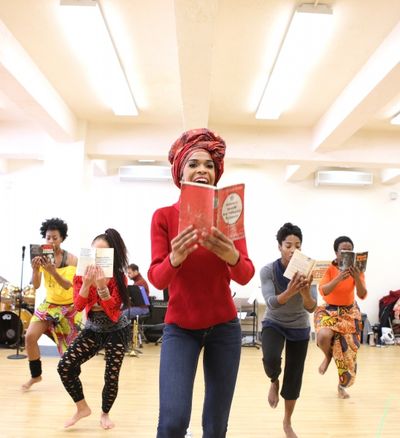 Michelle Williams & ensemble cast  Photo
