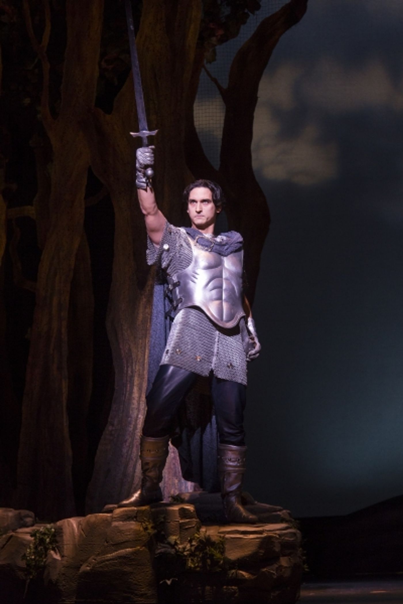 Photo Flash: First Look at Robert Petkoff, Tony Sheldon and More in TUTS' CAMELOT  Image