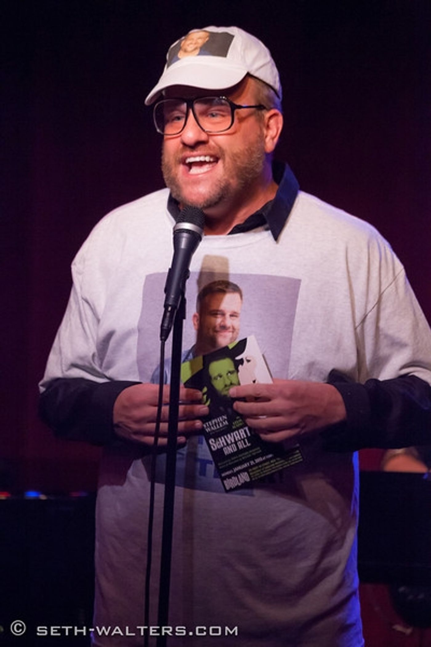 Photo Flash: Stephen Wallem Plays Broadway at Birdland!  Image