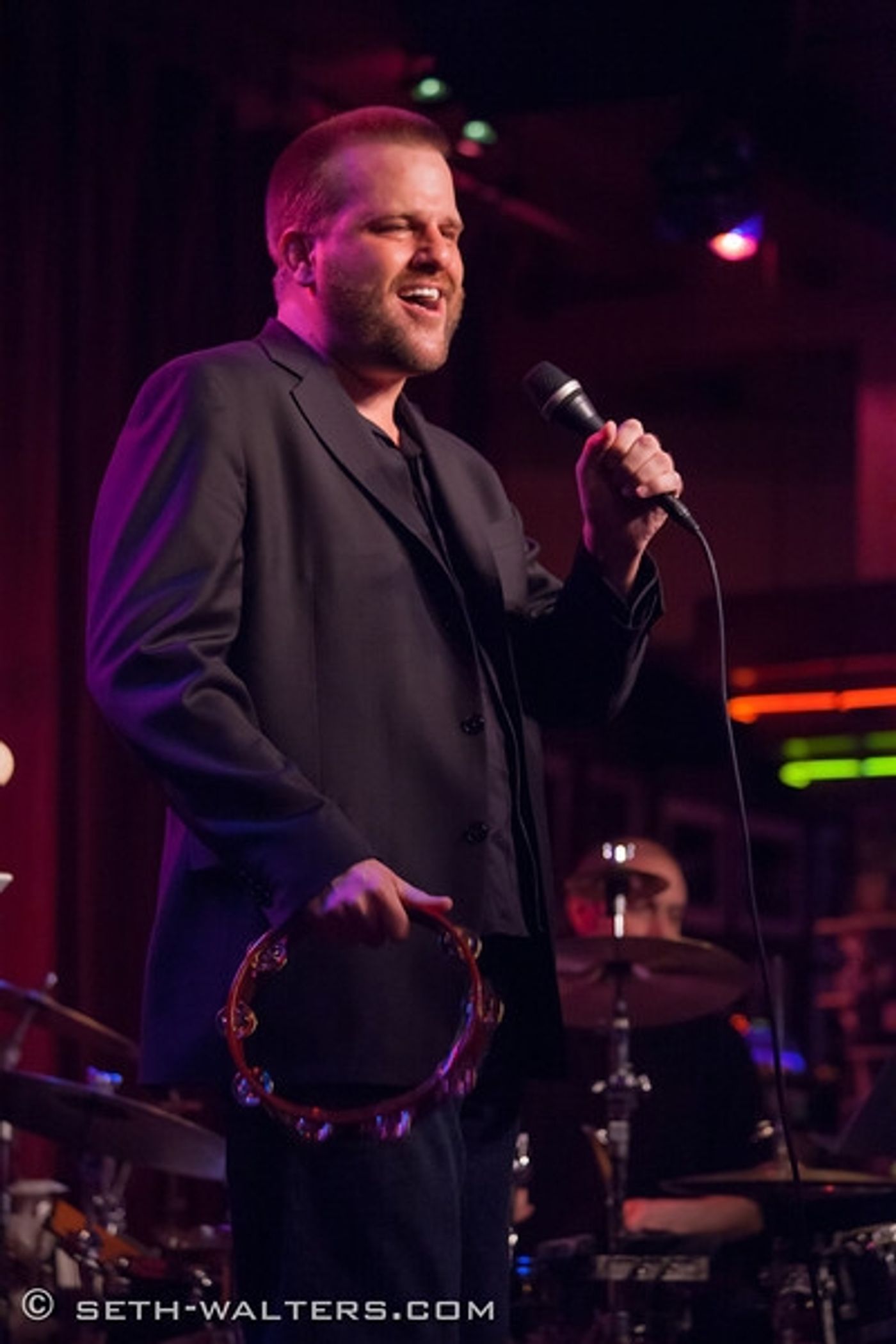 Photo Flash: Stephen Wallem Plays Broadway at Birdland!  Image