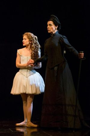 Kara Klein, Ellen Harvey @ BroadwayWorld Kara Klein, Ellen Harvey Photo