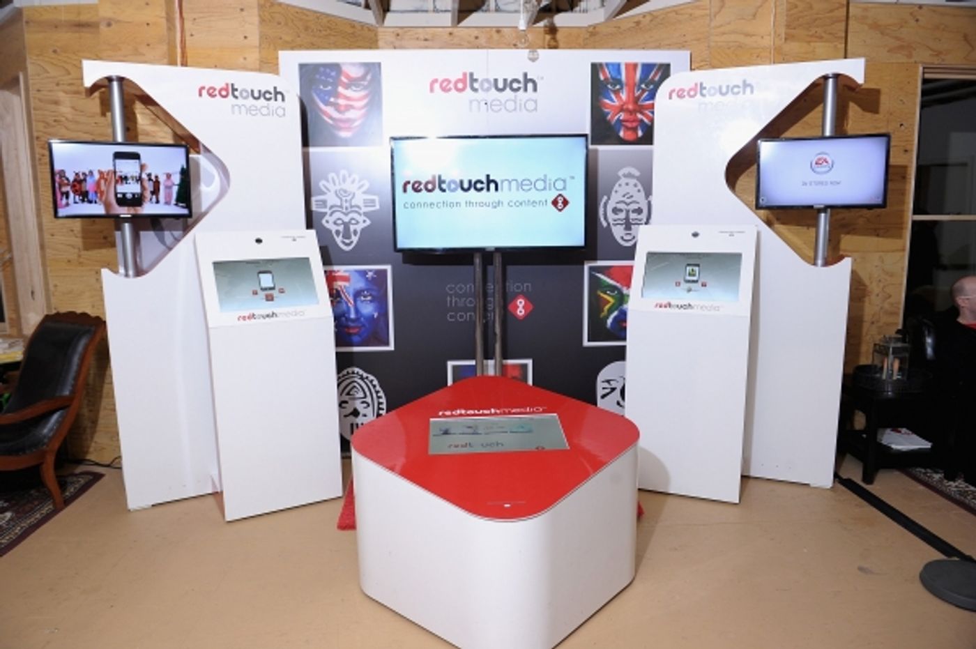 Photo Flash: jOBS' Ashton Kutcher, Josh Gad and More Celebrate at Sundance Closing Night Photo Flash: jOBS' Ashton Kutcher, Josh Gad and More Celebrate at Sundance Closing Night Image