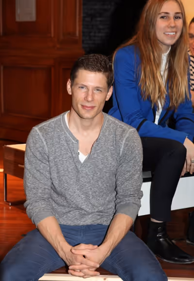 Matt Lauria & Zosia Mamet Photo