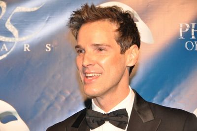 Hugh Panaro
 Photo