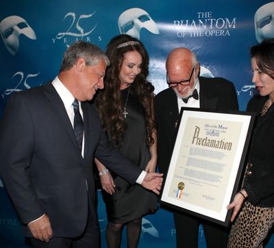 Cameron Mackintosh, Sarah Brightman &  Hal Prince with Katherine Oliver the Commissio Photo