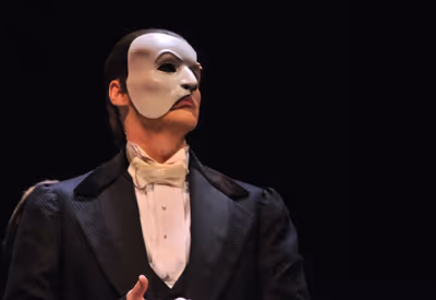 Hugh Panaro
 Photo