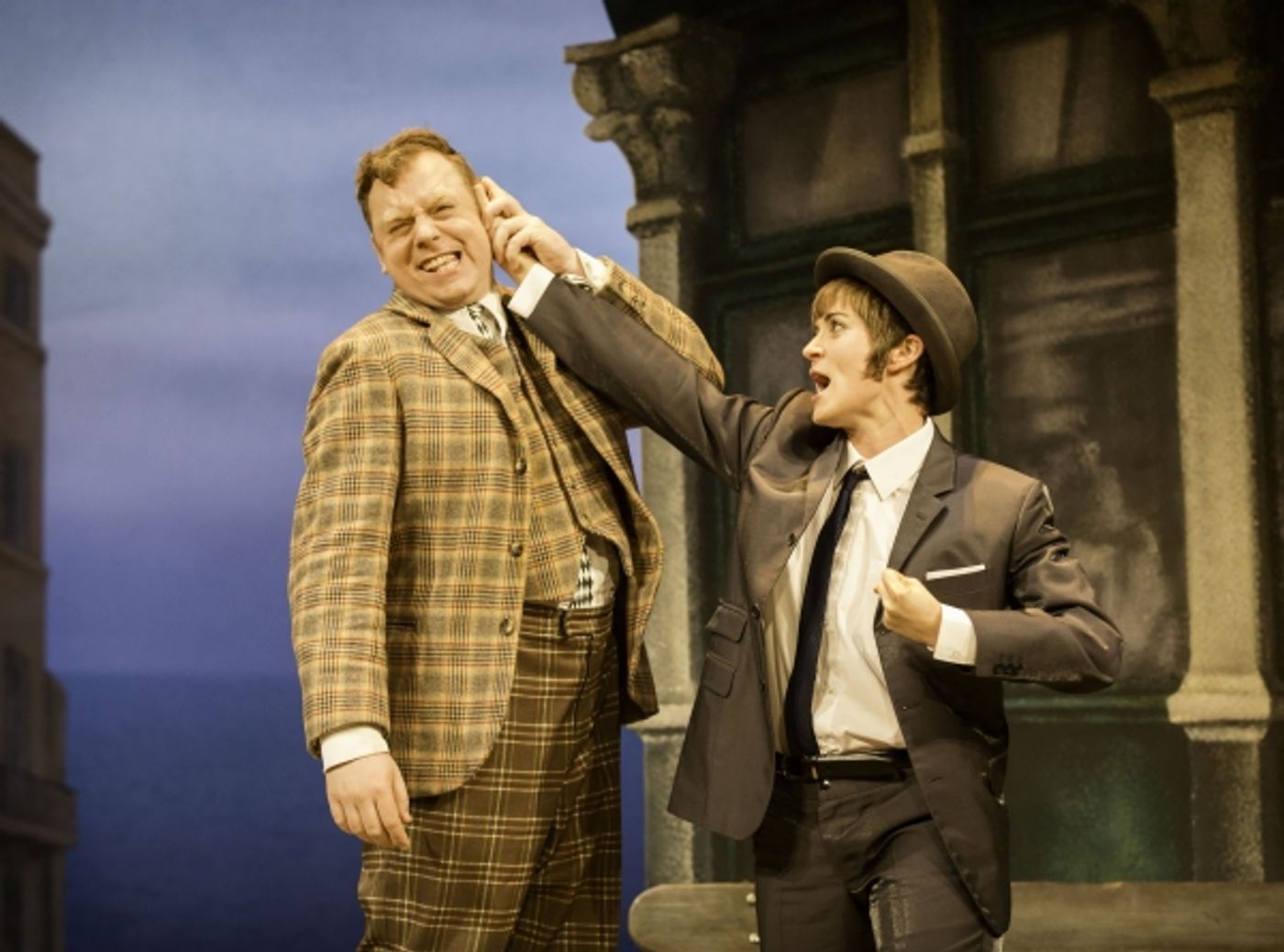 Photo Flash: First Look at Rufus Hound and More in West End's ONE MAN, TWO GUVNORS  Image