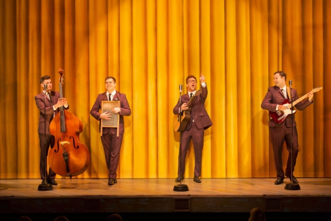 Photo Flash: First Look at Rufus Hound and More in West End's ONE MAN, TWO GUVNORS  Image